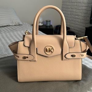 Michael Kors -Carmen handbag in a creamy pink; Size: M